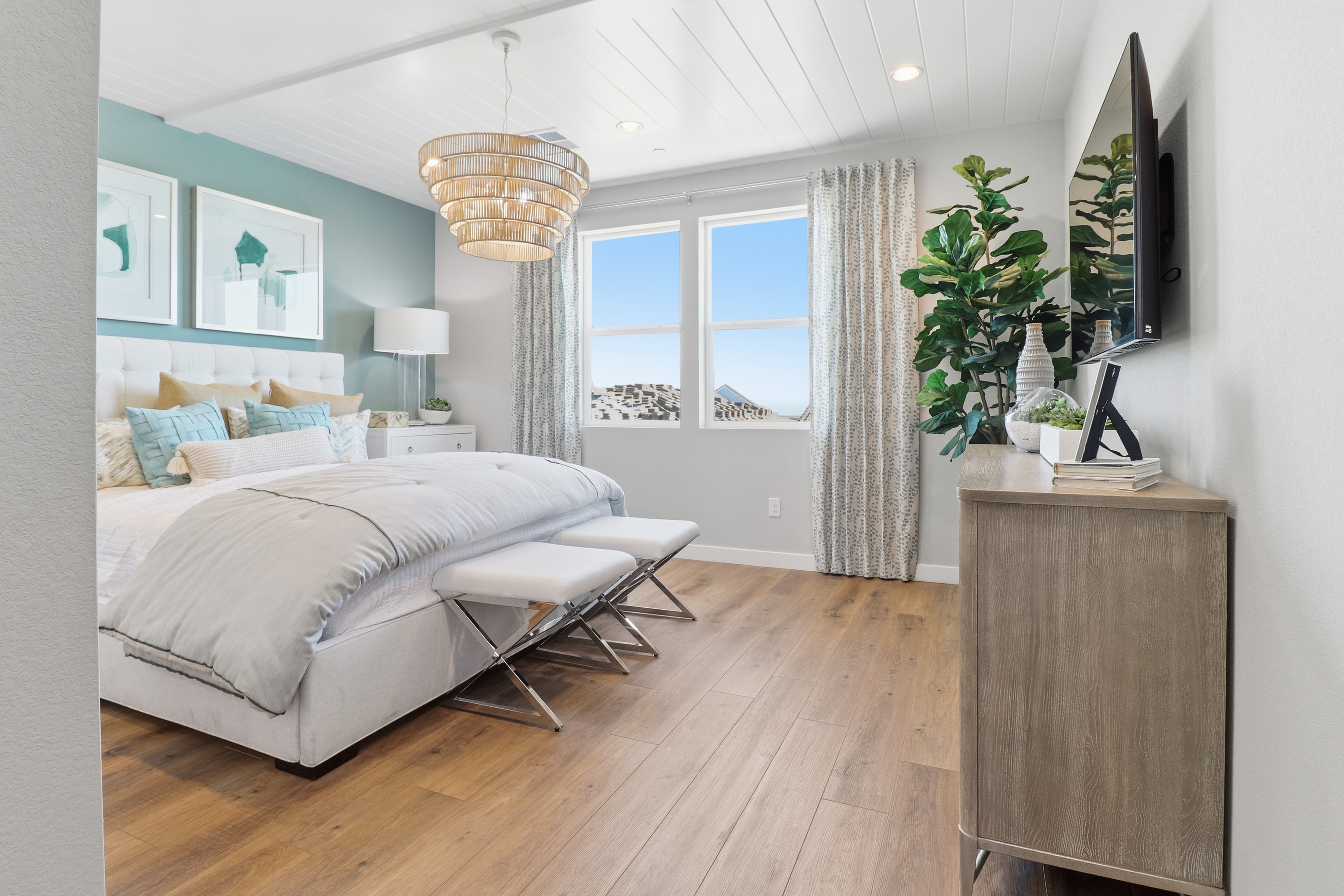 Real Estate Image 12