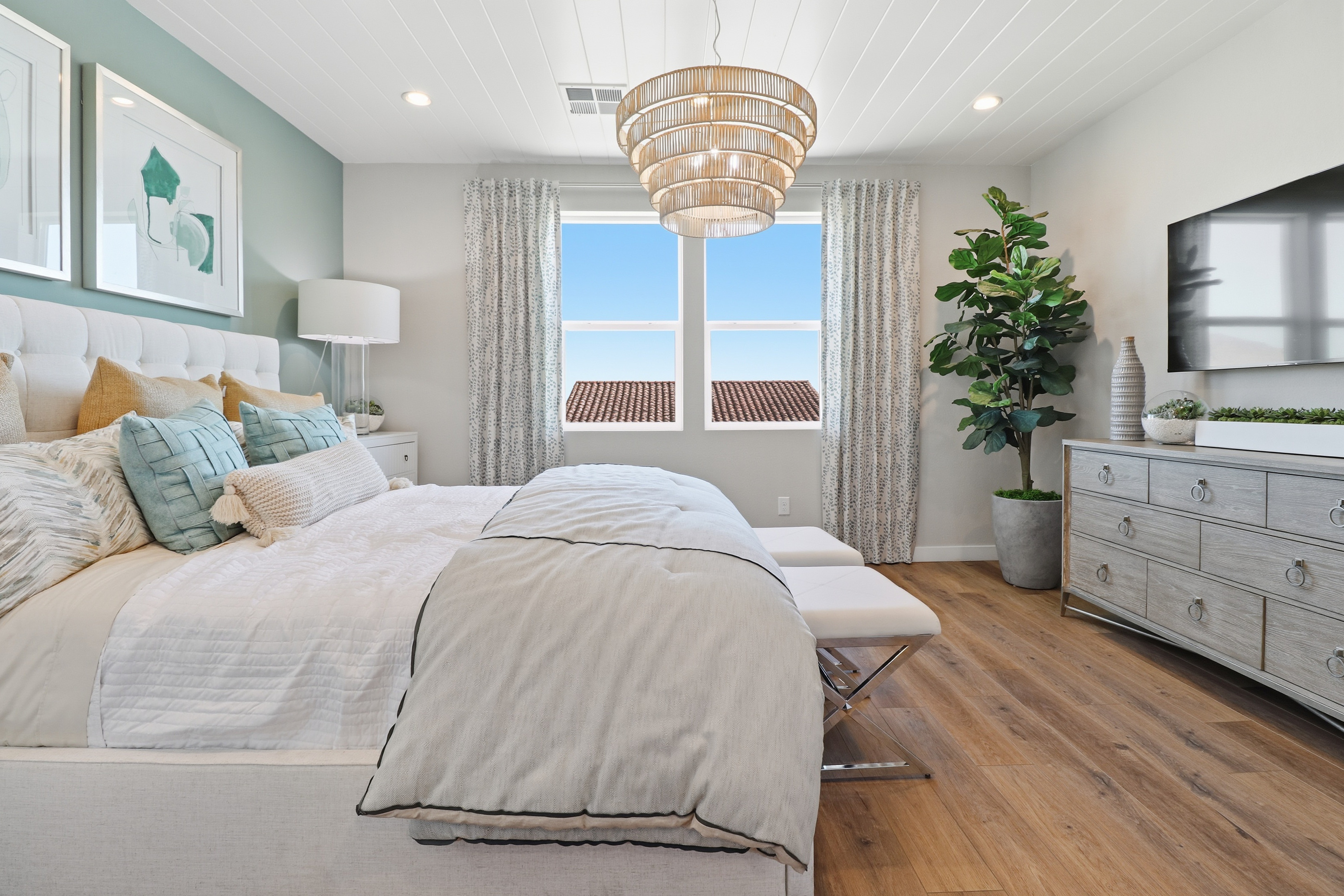 Real Estate Image 13