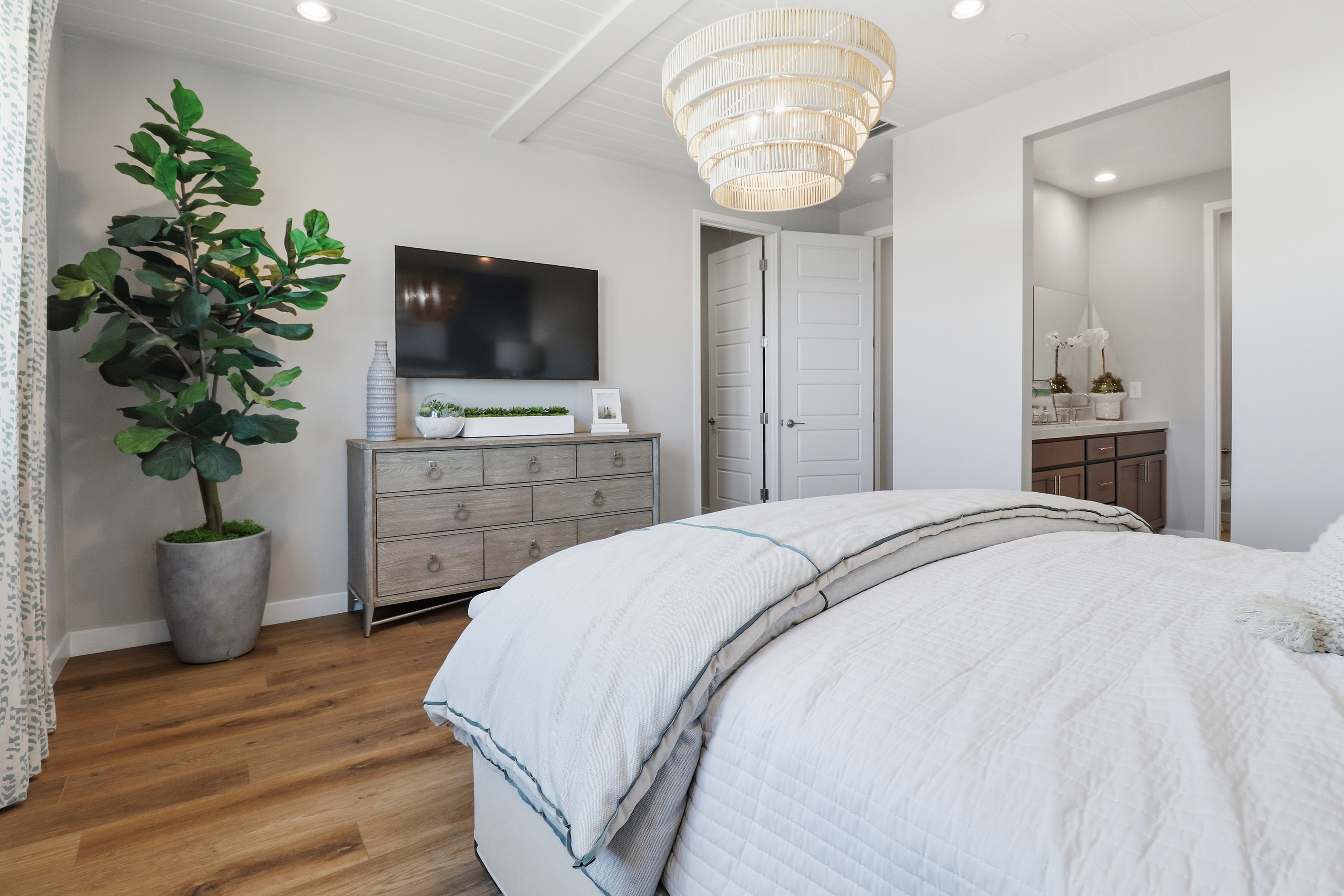 Real Estate Image 14