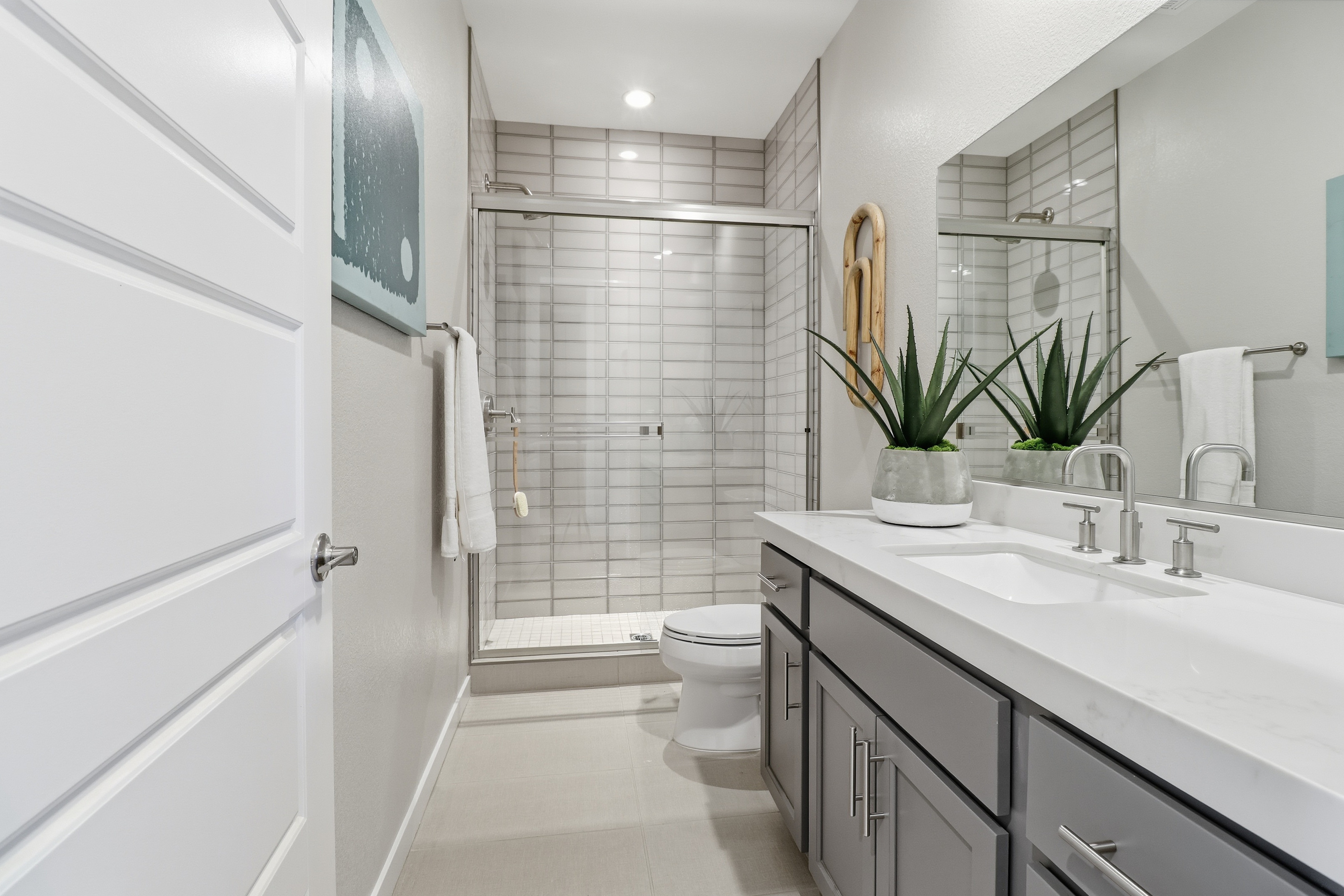 Real Estate Image 16